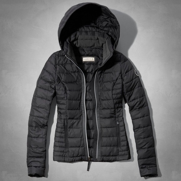 Abercrombie & Fitch Jackets & Blazers - Abercrombie Reese Puffer Jacket
